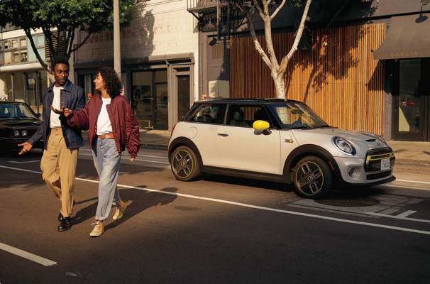 2016-Mini-Clubman-02.jpg