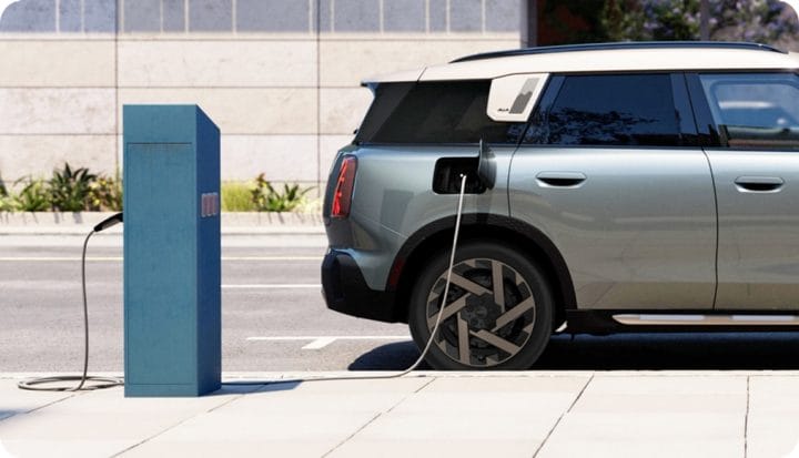 2026 MINI Countryman SE ALL4 electric exterior side